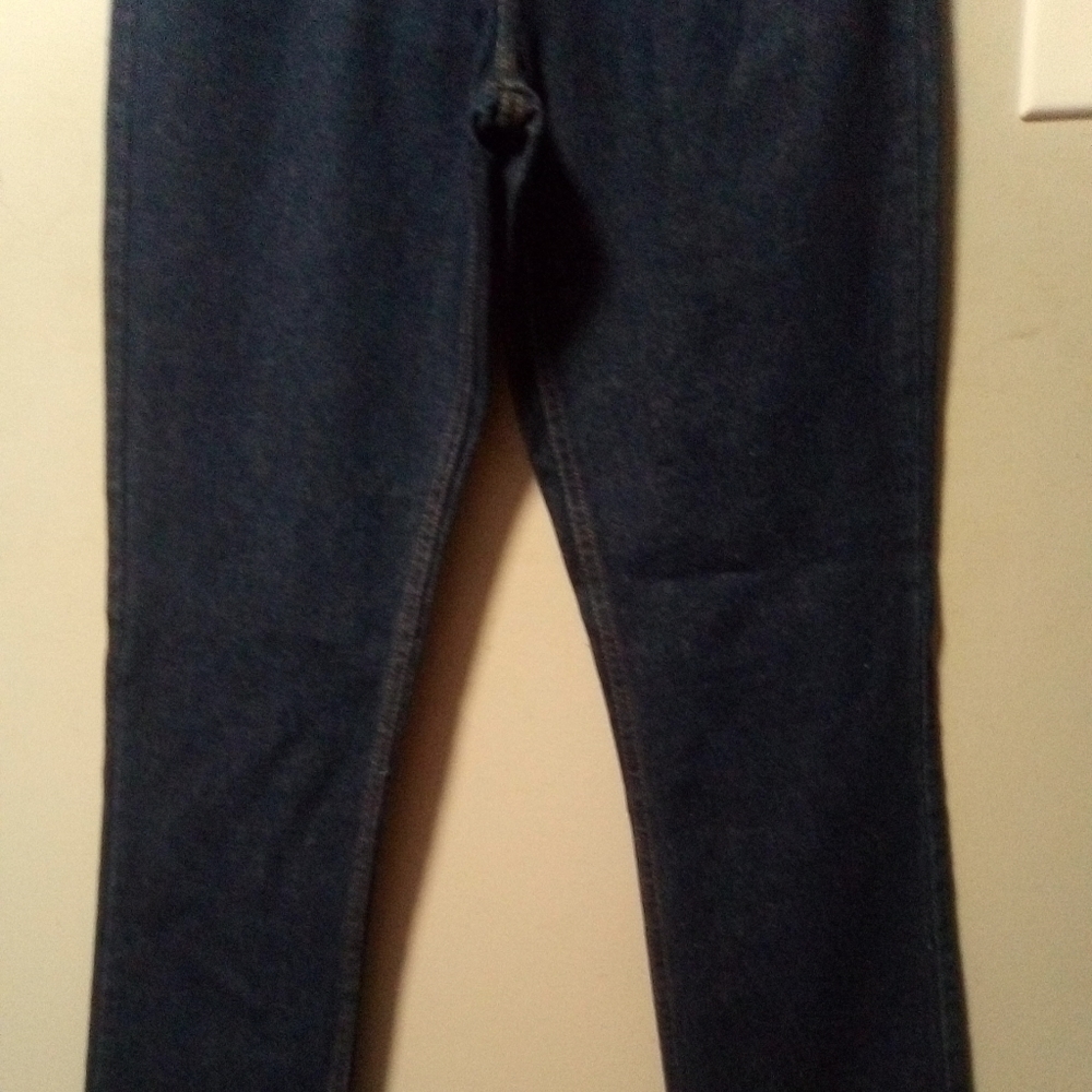 FIO women's blue jeans. NWT. Size 31 waist 34 inseam. (Size 10) - Picture 3 of 6